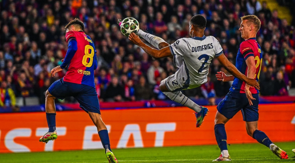 邓弗里斯爆发 欧冠半决赛横扫巴萨左路