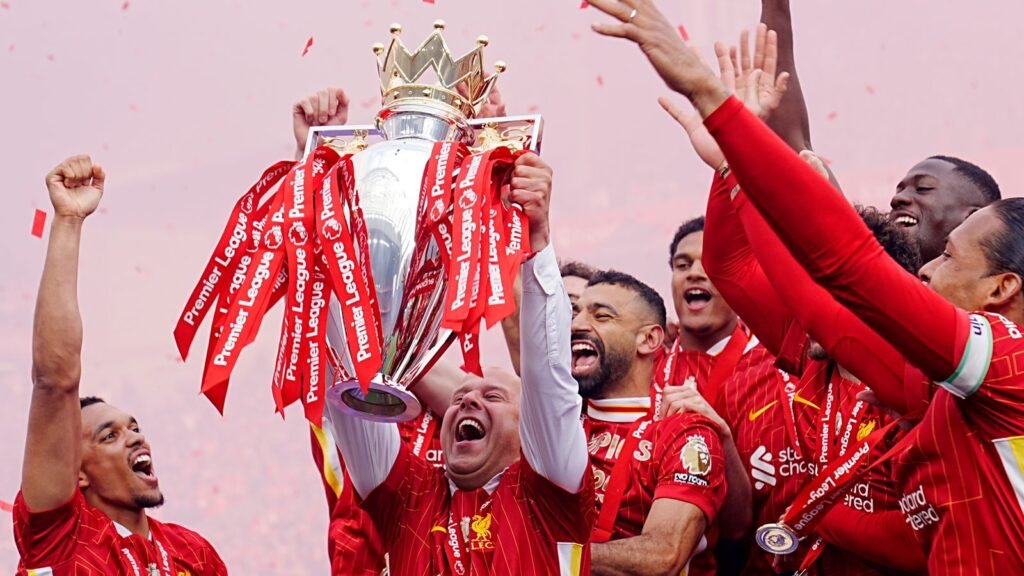 利物浦称王阿森纳三连亚 萨拉赫夺金靴奖