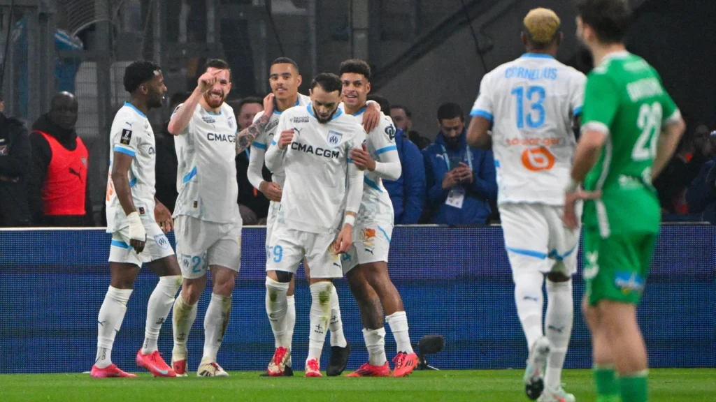 12BET:大巴黎金球之夜联赛却遭马赛偷家